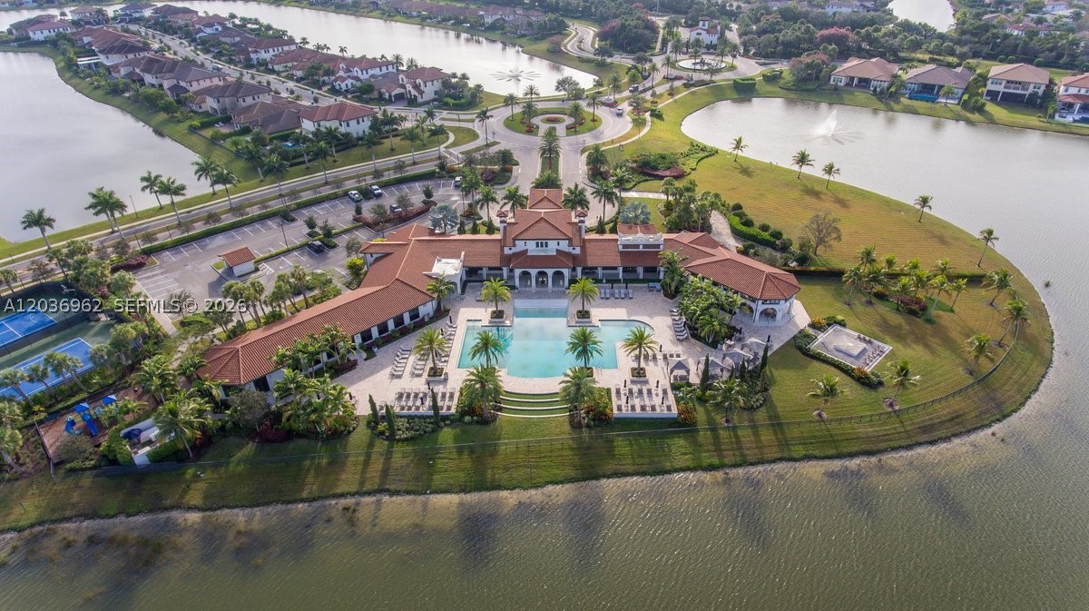 PARKLAND BAY - Residential