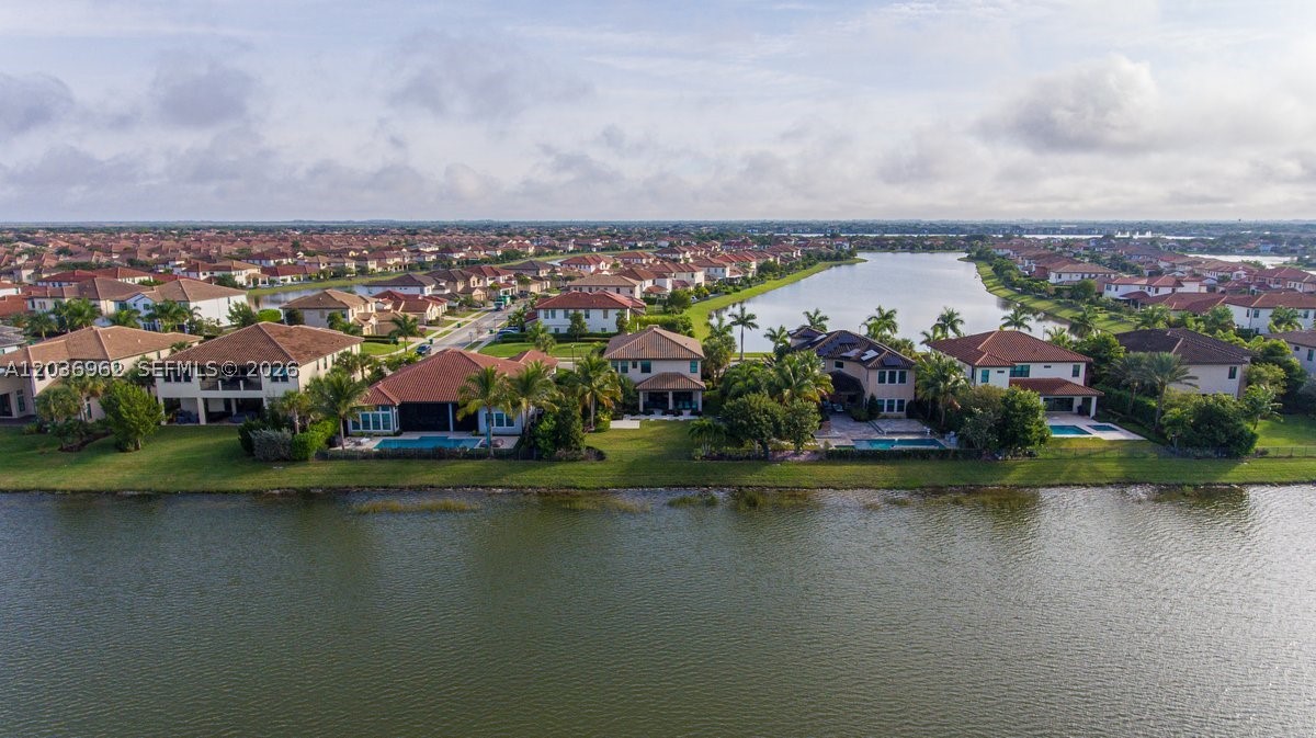 PARKLAND BAY - Residential