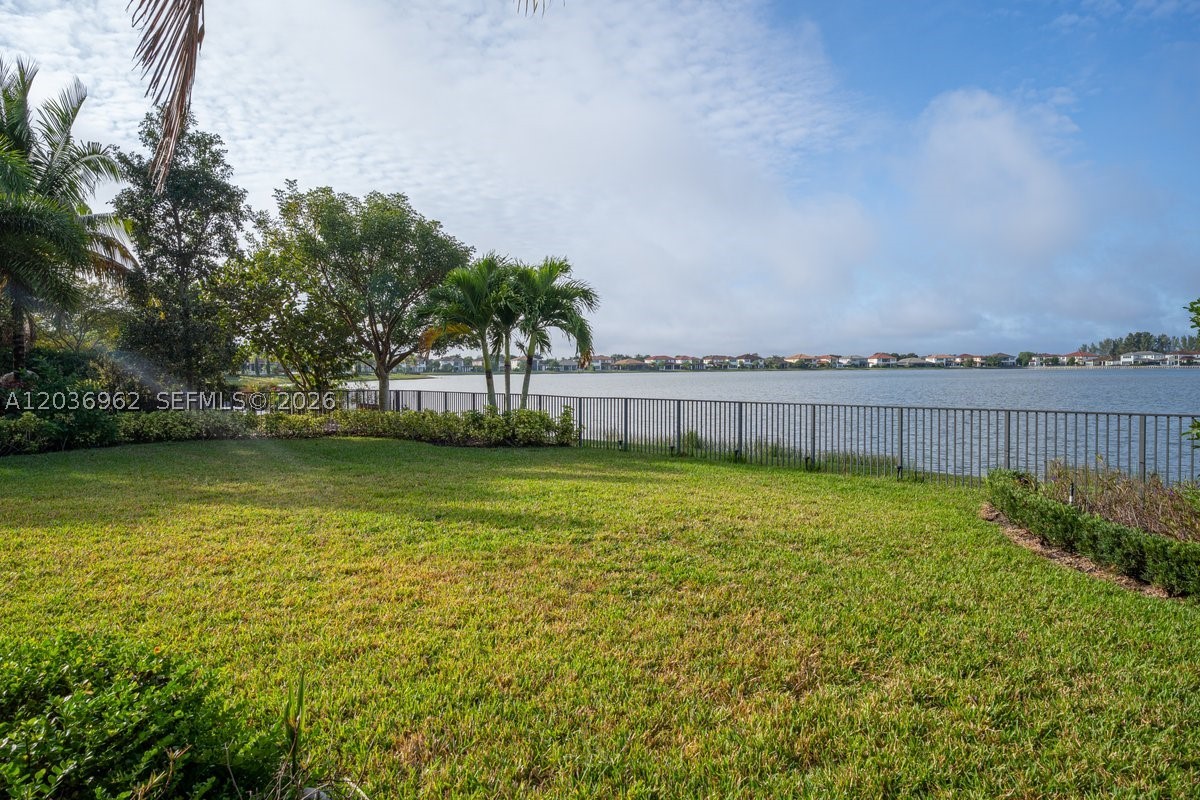 PARKLAND BAY - Residential