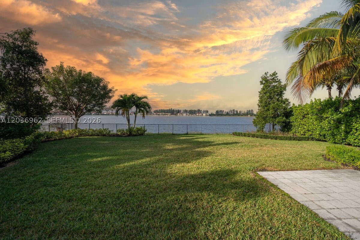 PARKLAND BAY - Residential