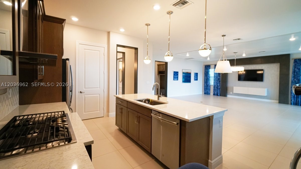 PARKLAND BAY - Residential
