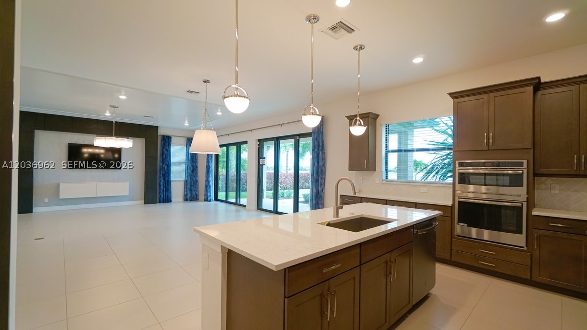 PARKLAND BAY - Residential