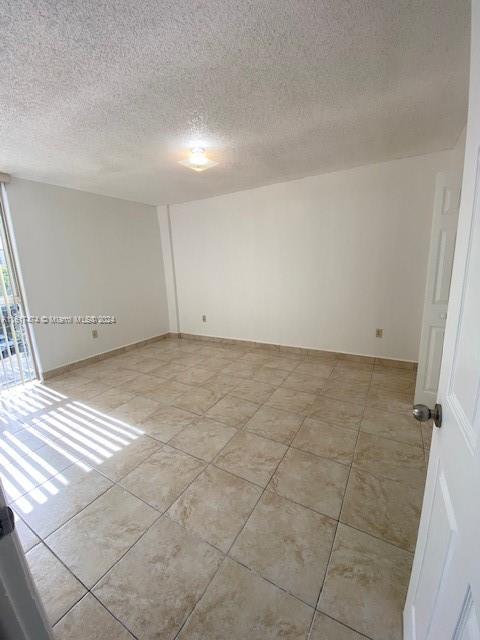 JUST PLAIN BEAUTIFUL!! GREAT RENTAL PROPERTY IN EXCELLENT CONDITION AND GREAT COMMUNITY.
