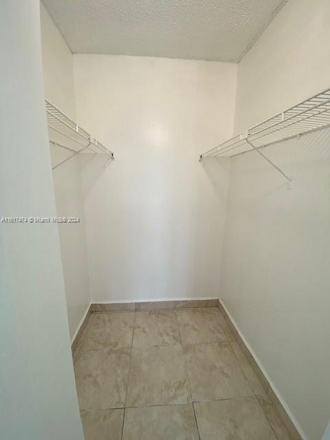 LAS BRISAS@ COUNTRY CLUB - Residential Lease