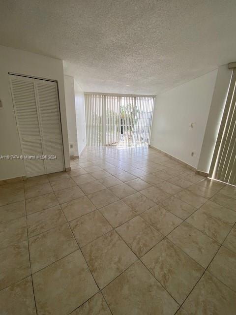 LAS BRISAS@ COUNTRY CLUB - Residential Lease