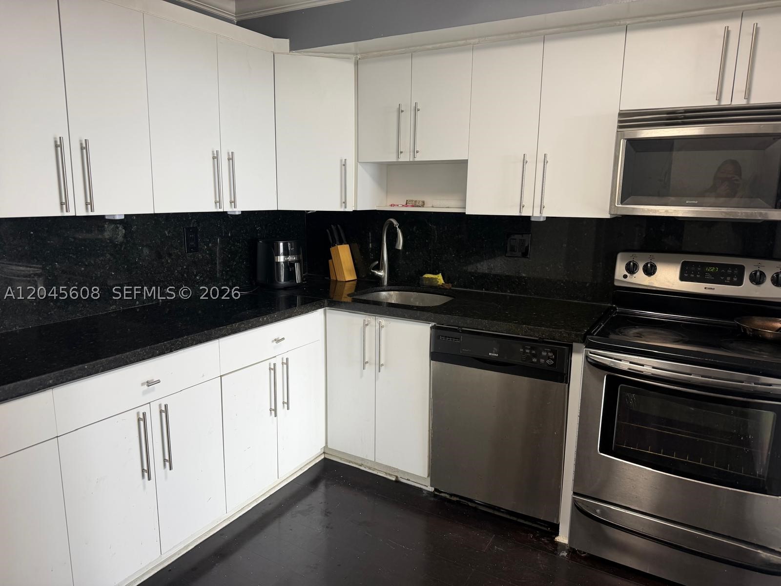 Charter Club Condo - Residential Lease