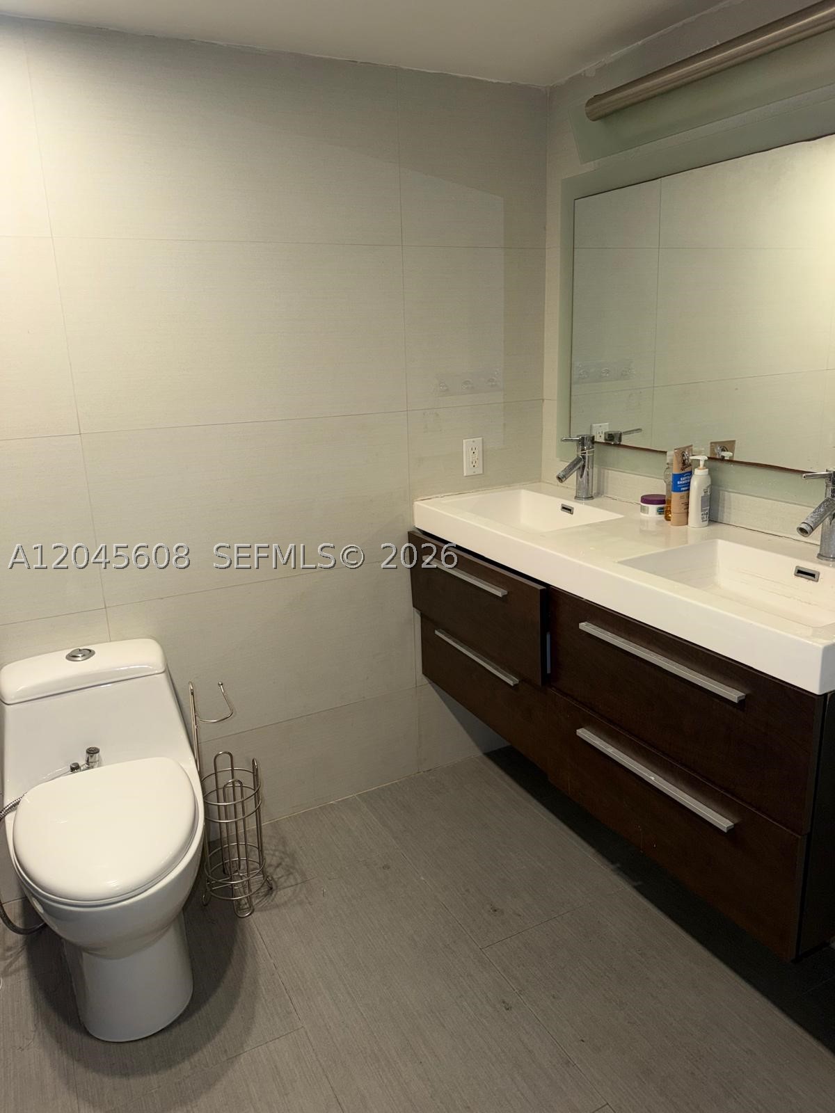 Charter Club Condo - Residential Lease