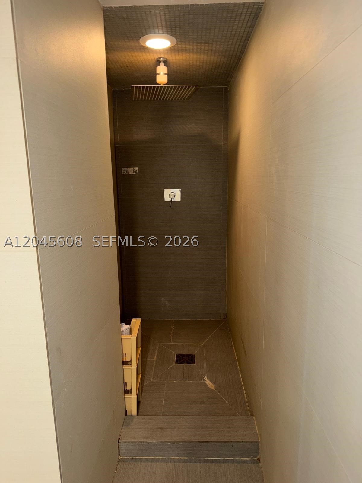 Charter Club Condo - Residential Lease