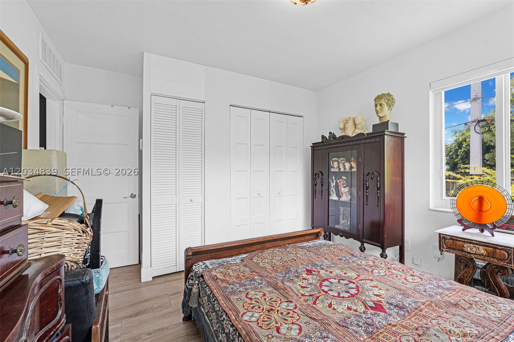 COUNTRY CLUB ESTATES SEC - Residential