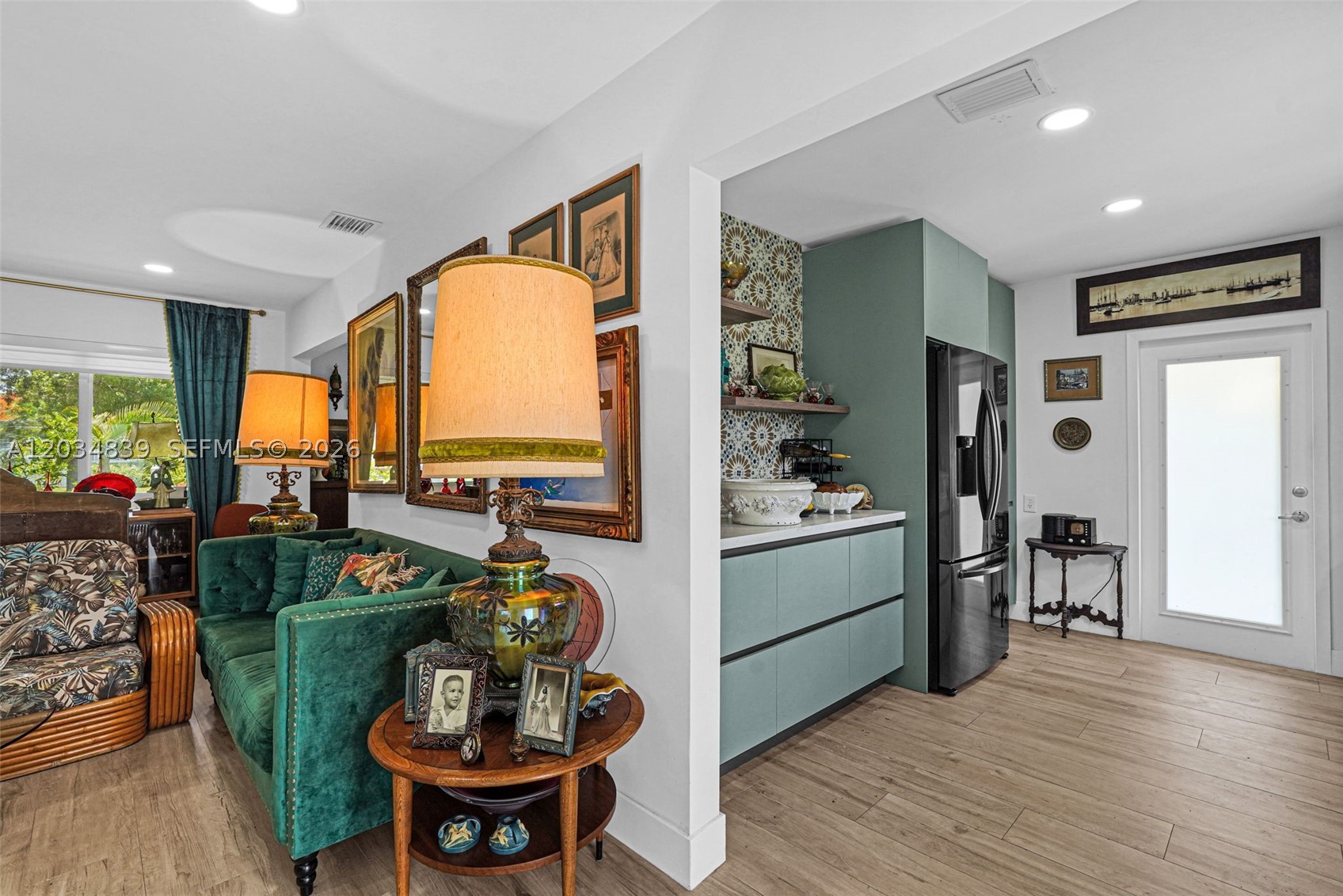COUNTRY CLUB ESTATES SEC - Residential