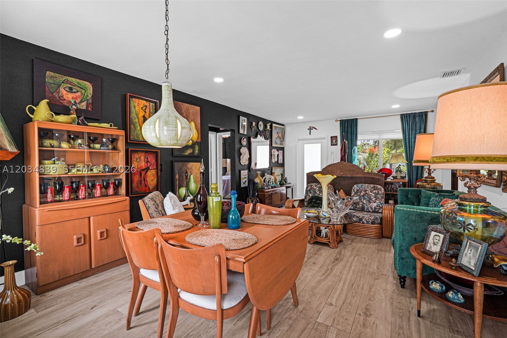 COUNTRY CLUB ESTATES SEC - Residential