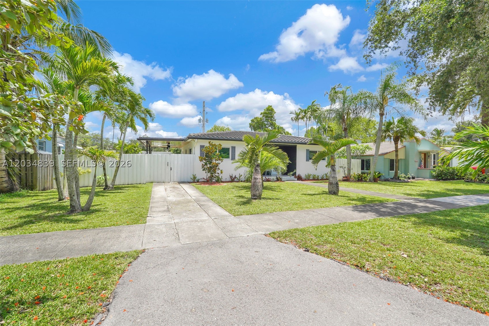 COUNTRY CLUB ESTATES SEC - Residential