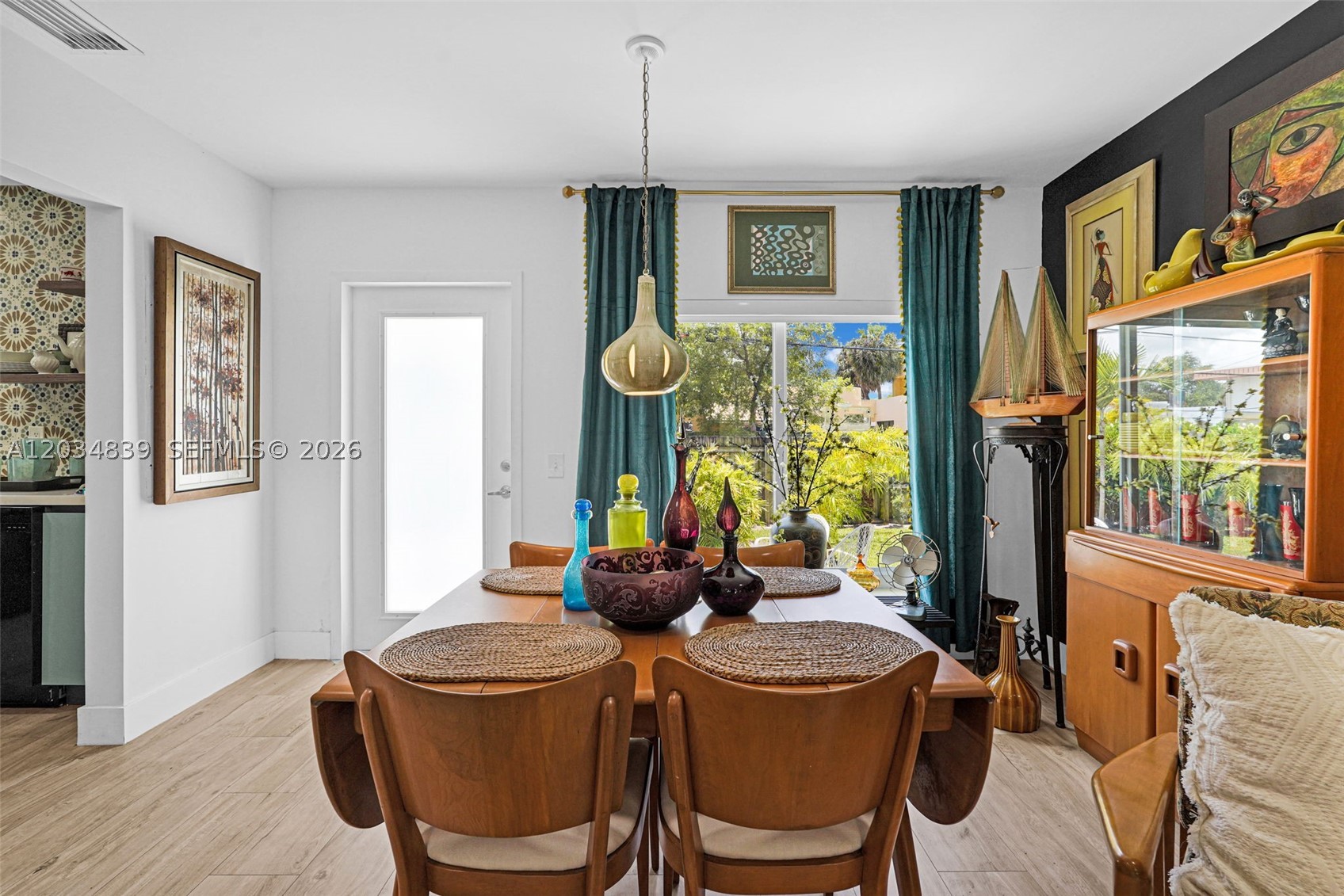 COUNTRY CLUB ESTATES SEC - Residential