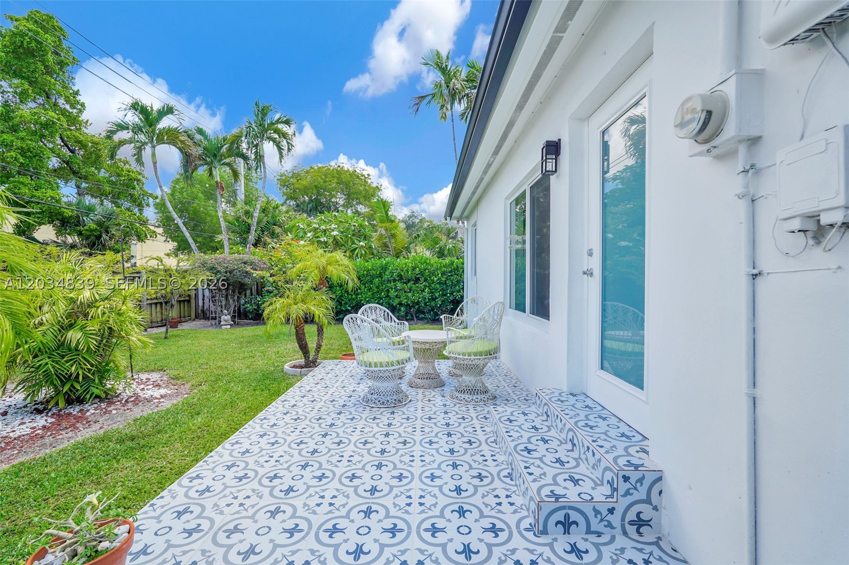 COUNTRY CLUB ESTATES SEC - Residential