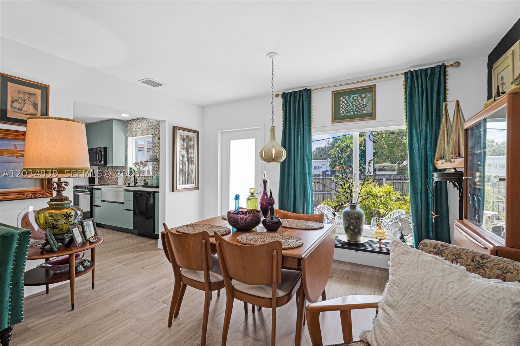 COUNTRY CLUB ESTATES SEC - Residential