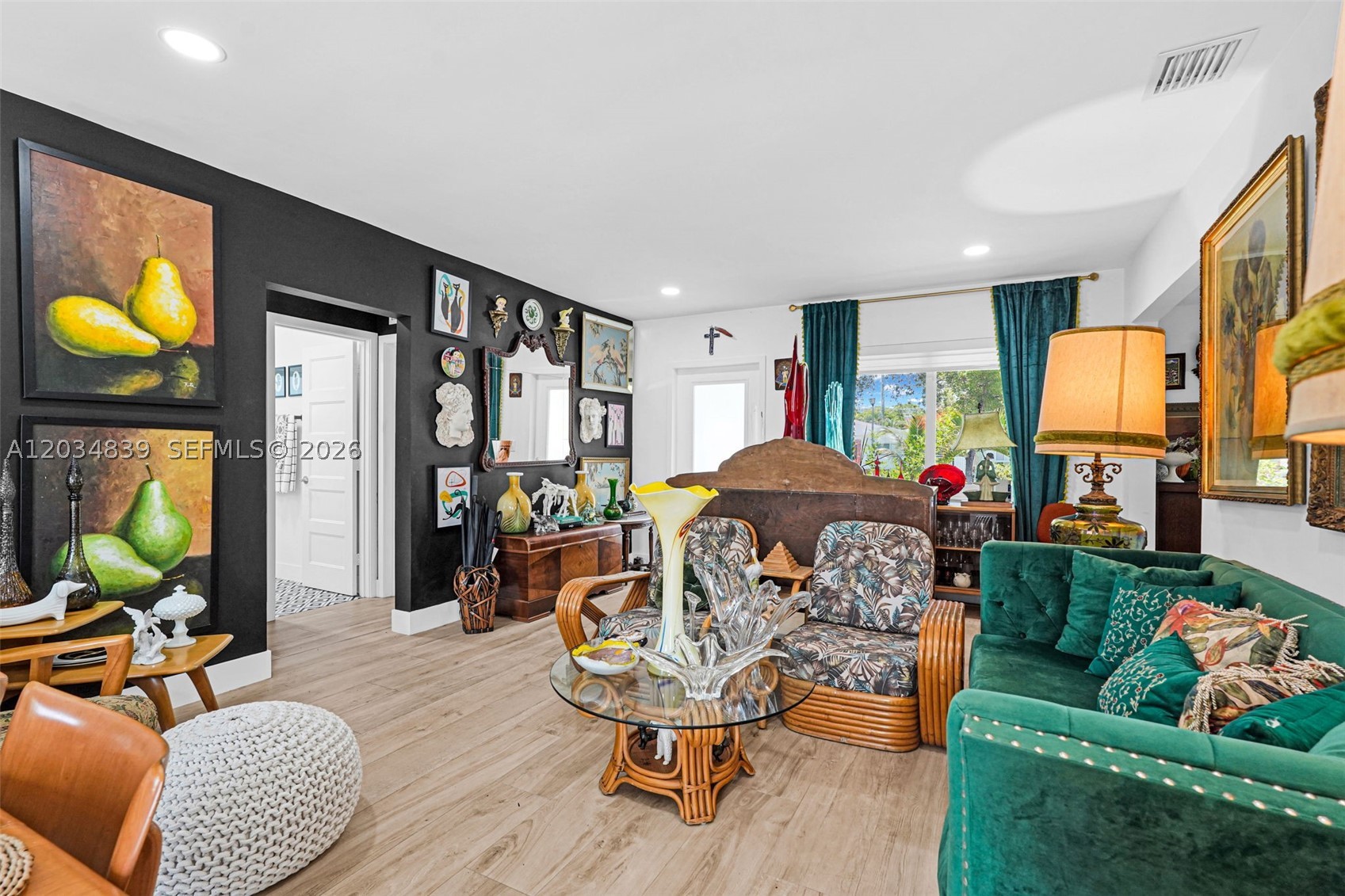 COUNTRY CLUB ESTATES SEC - Residential