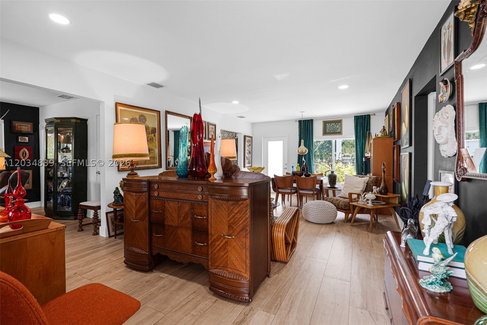 COUNTRY CLUB ESTATES SEC - Residential