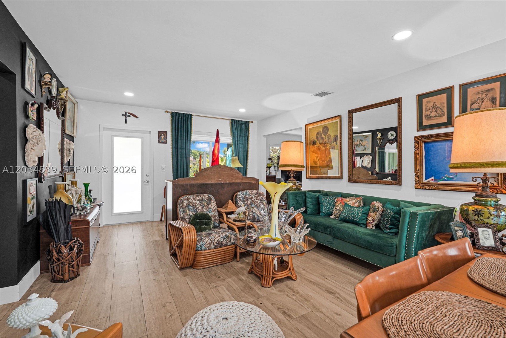 COUNTRY CLUB ESTATES SEC - Residential