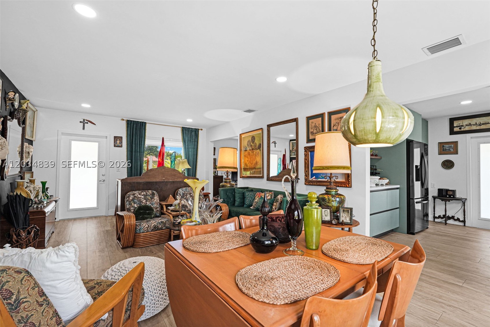 COUNTRY CLUB ESTATES SEC - Residential