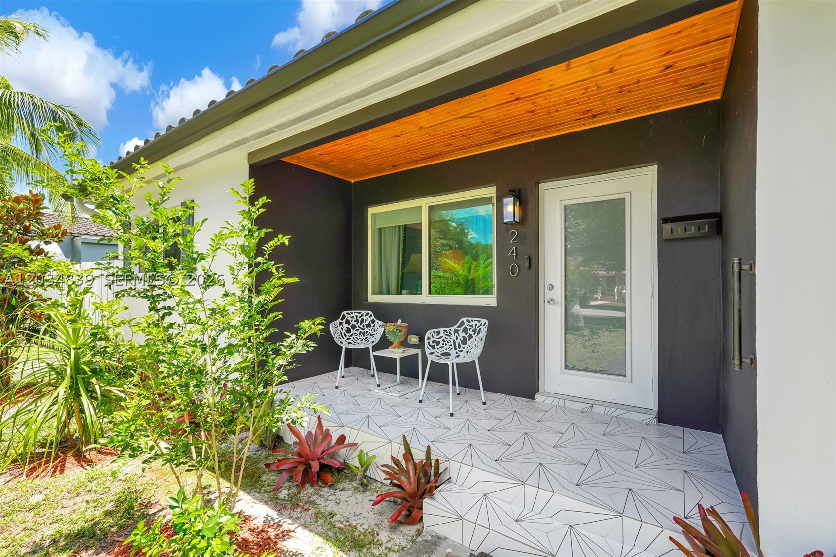 COUNTRY CLUB ESTATES SEC - Residential