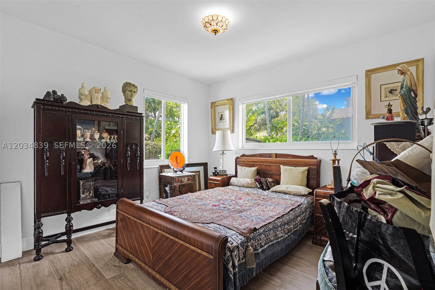 COUNTRY CLUB ESTATES SEC - Residential