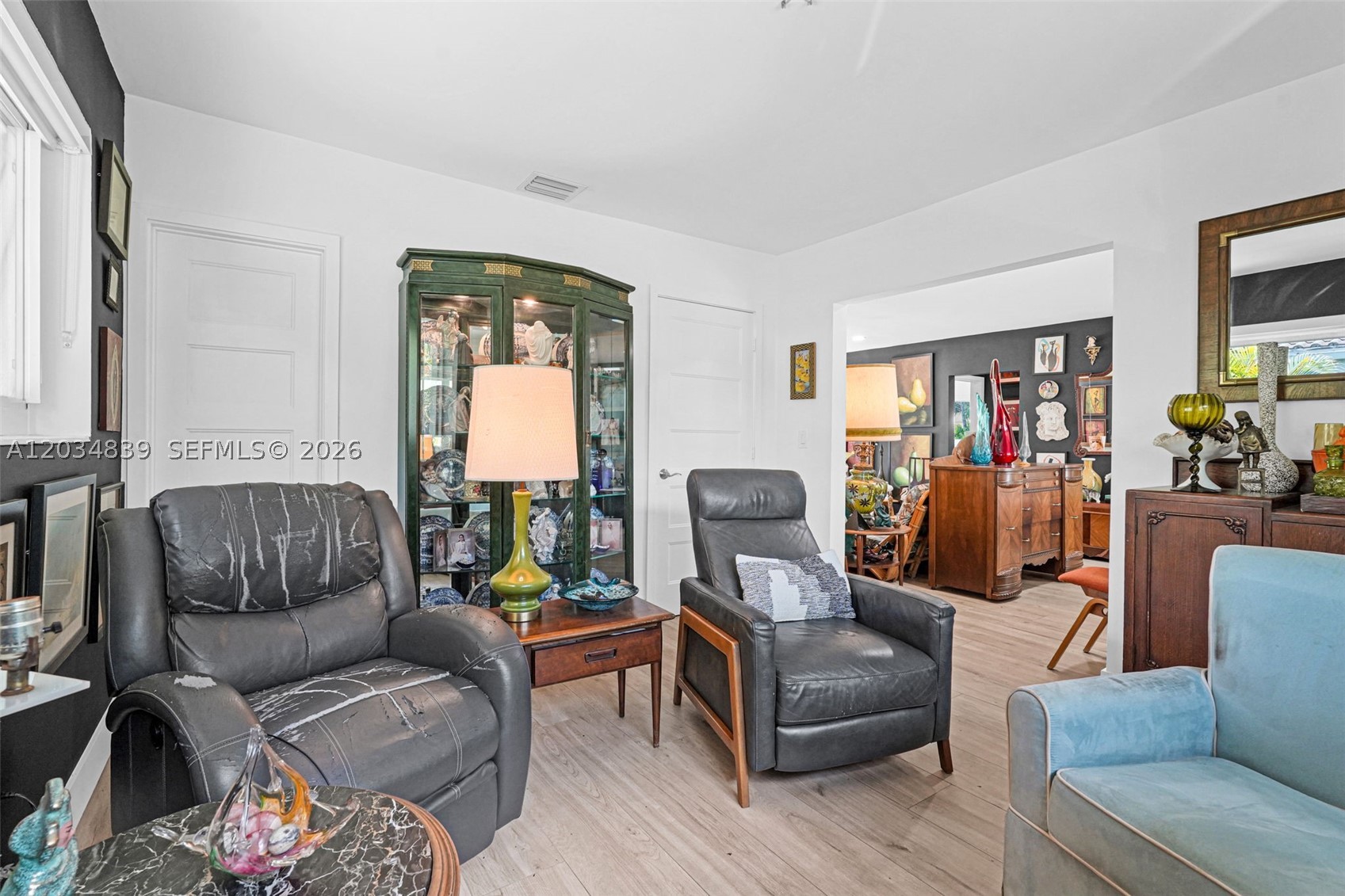 COUNTRY CLUB ESTATES SEC - Residential