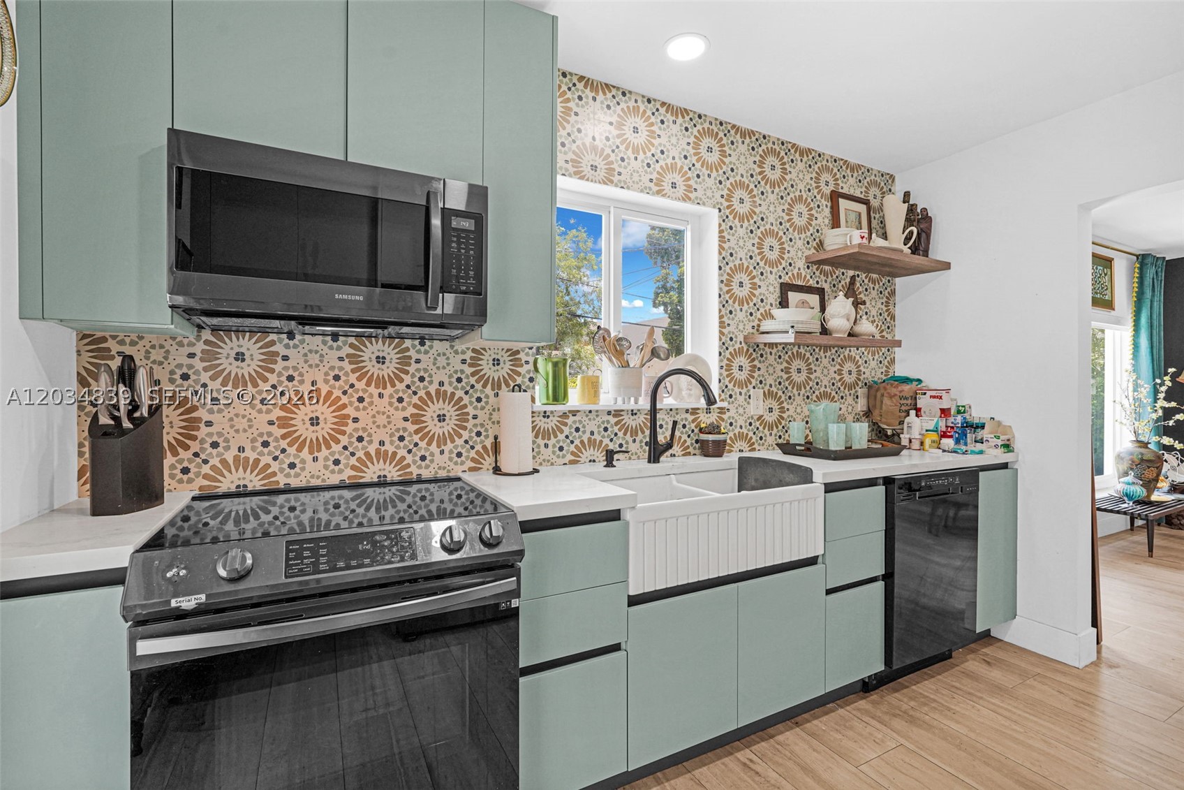 COUNTRY CLUB ESTATES SEC - Residential