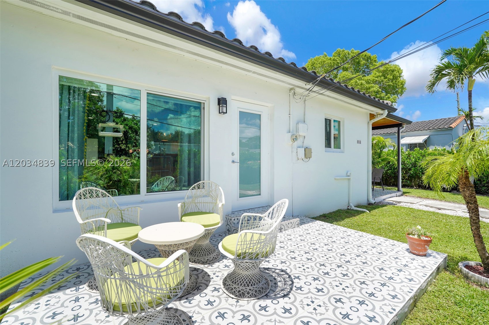 COUNTRY CLUB ESTATES SEC - Residential