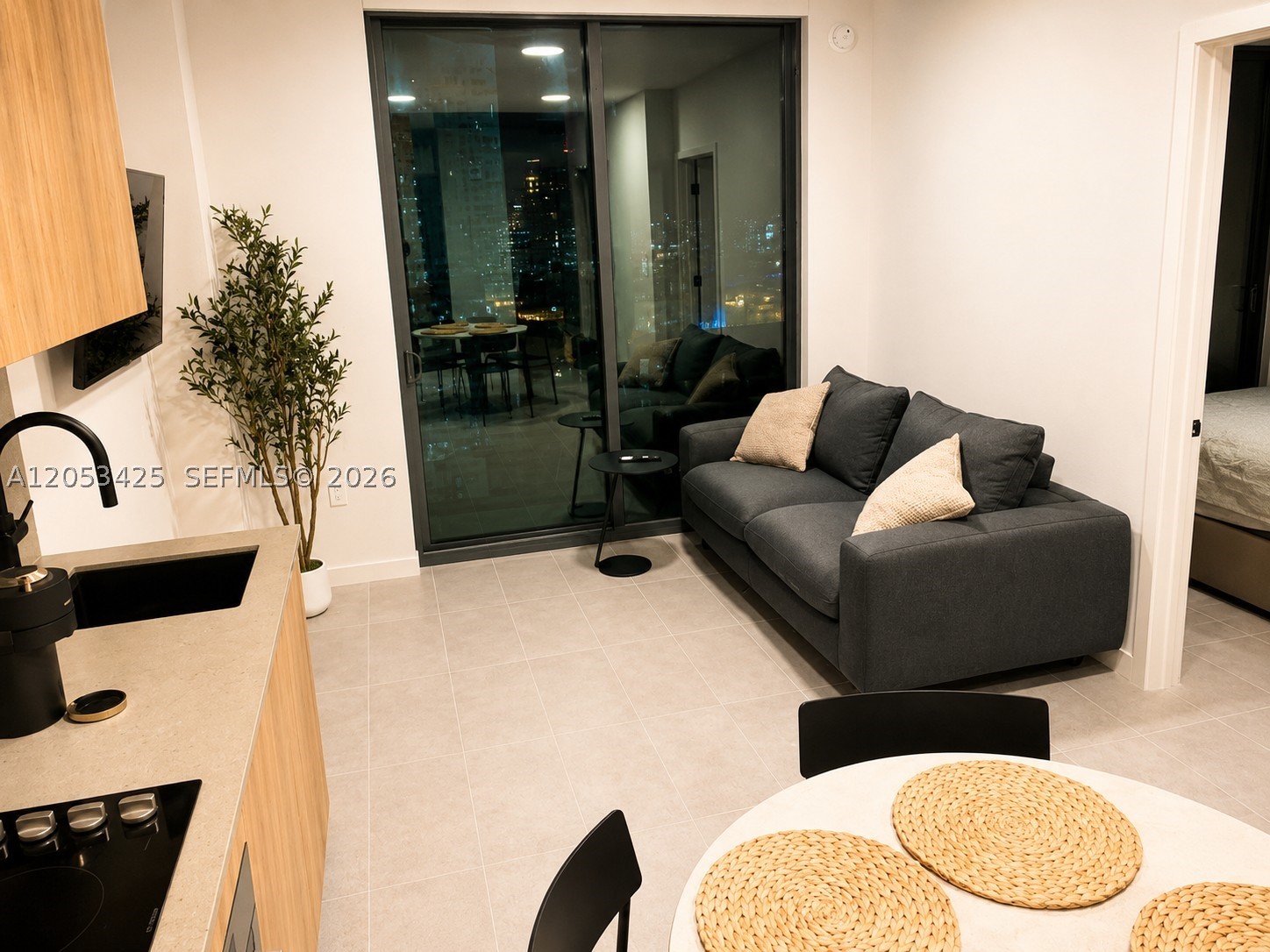501 RESIDENCES - Residential Lease
