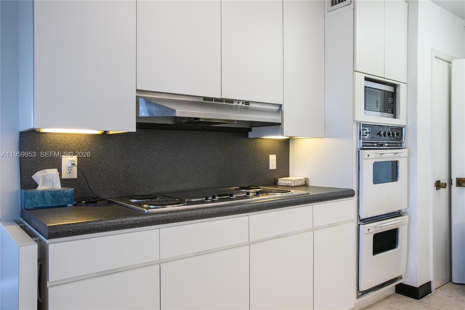 CRICKET CLUB CONDO - Residential