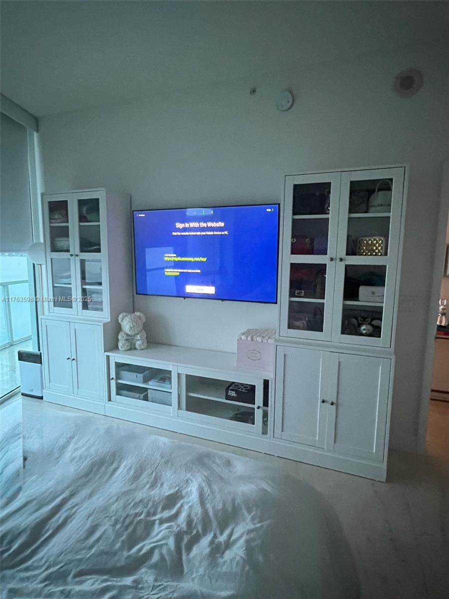 Onyx Condo - Residential Lease