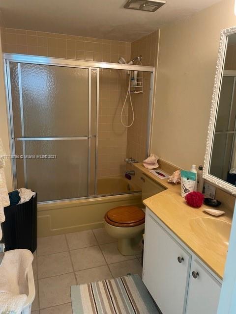 LAKE POINT TOWER CONDO - Residential