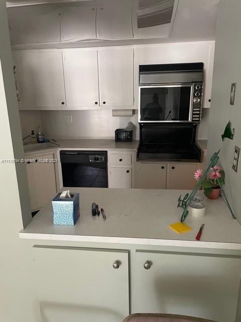 LAKE POINT TOWER CONDO - Residential
