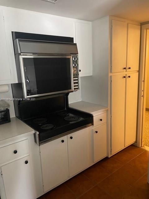 LAKE POINT TOWER CONDO - Residential