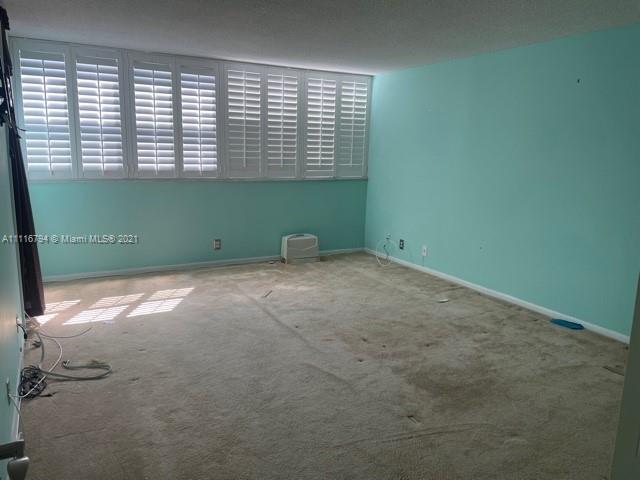 LAKE POINT TOWER CONDO - Residential