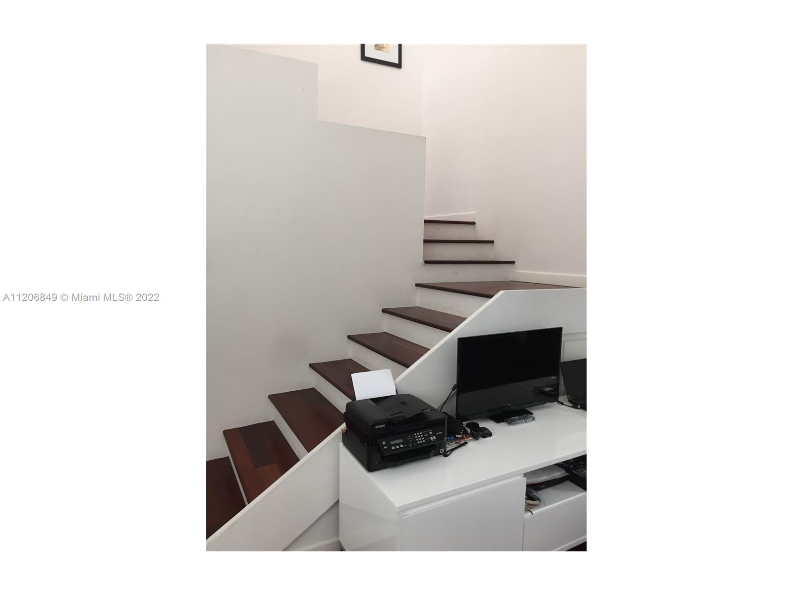 929 CONDO - Residential Lease