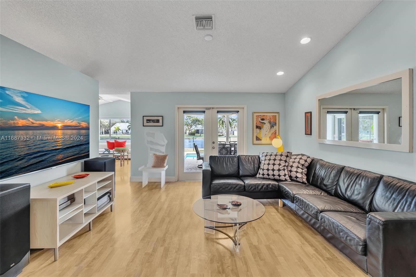 WEST VIEW ESTATES - Residential