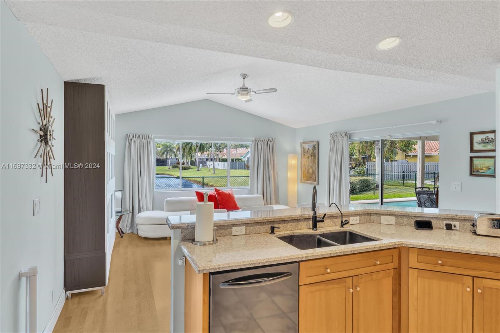 WEST VIEW ESTATES - Residential