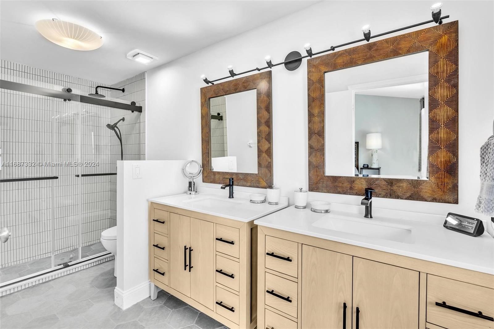 WEST VIEW ESTATES - Residential