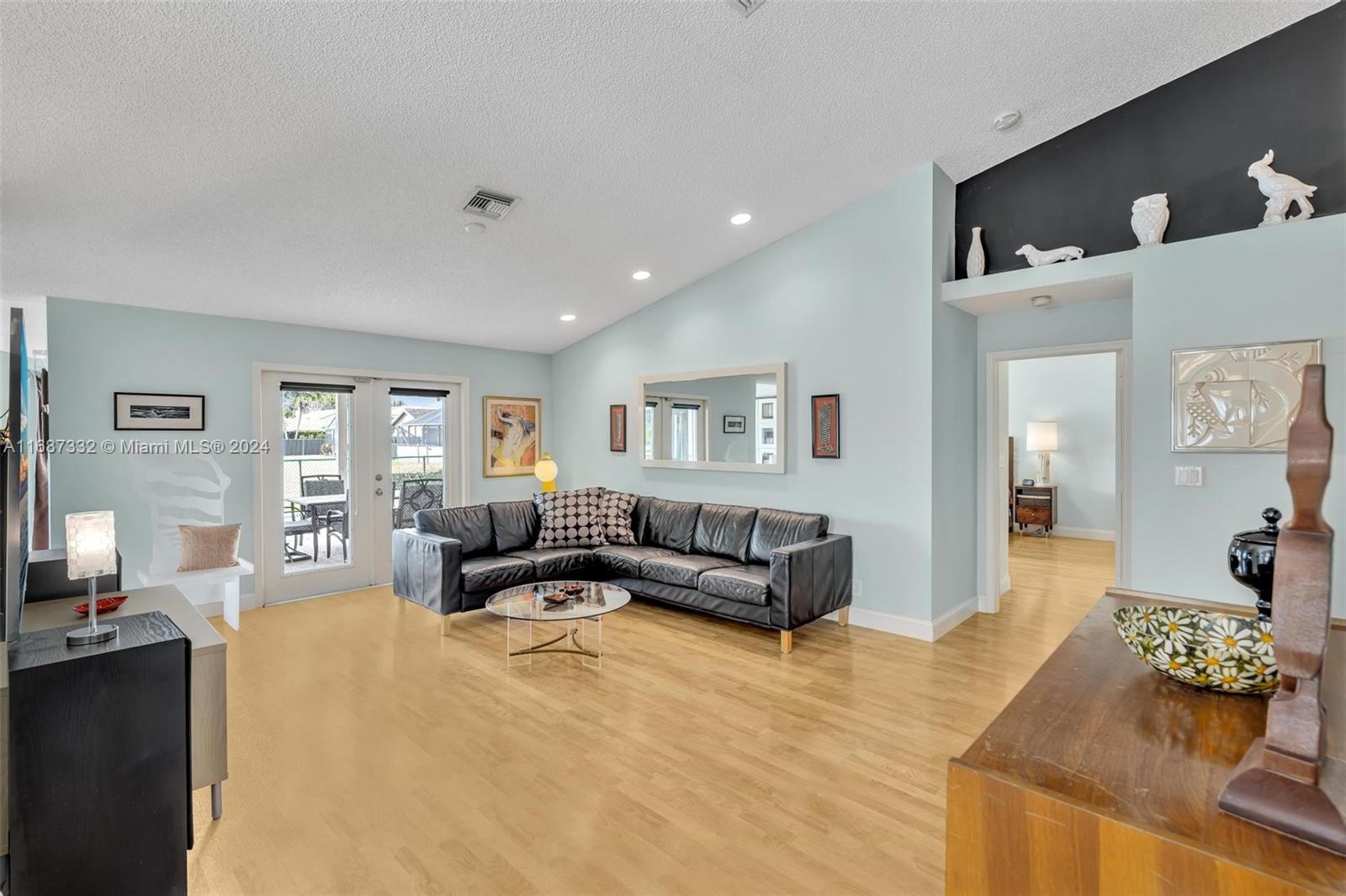 WEST VIEW ESTATES - Residential