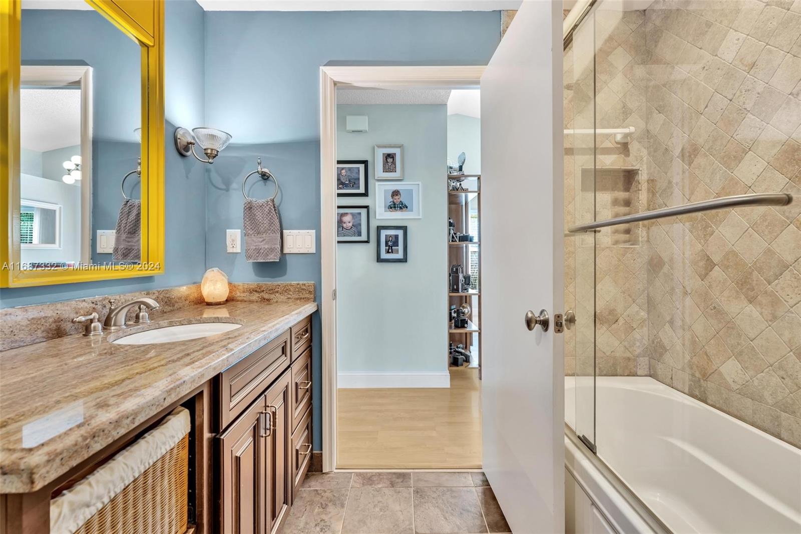 WEST VIEW ESTATES - Residential