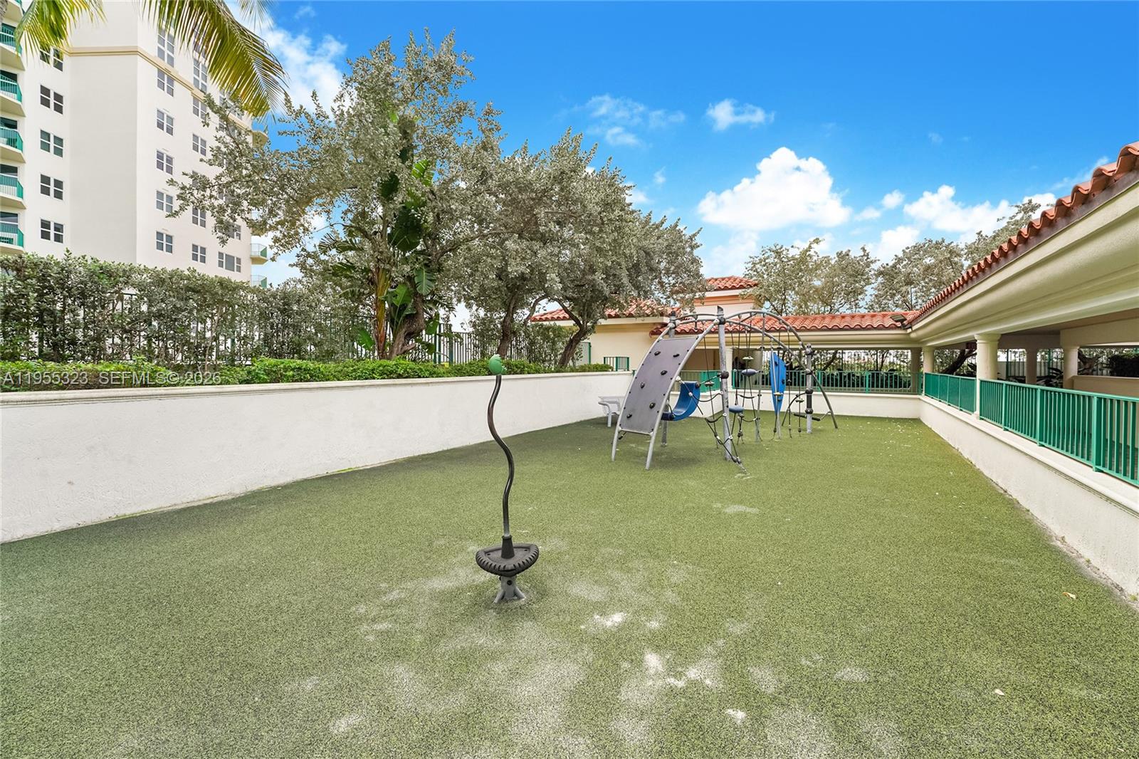 TURNBERRY VILLAGE SO TOWE - Residential