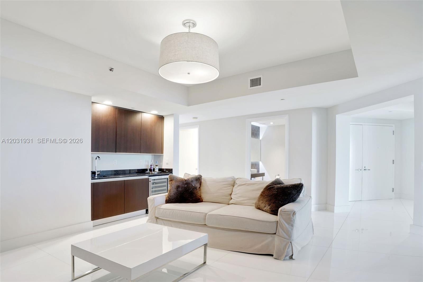 2711 HOLLYWOOD BEACH COND - Residential Lease
