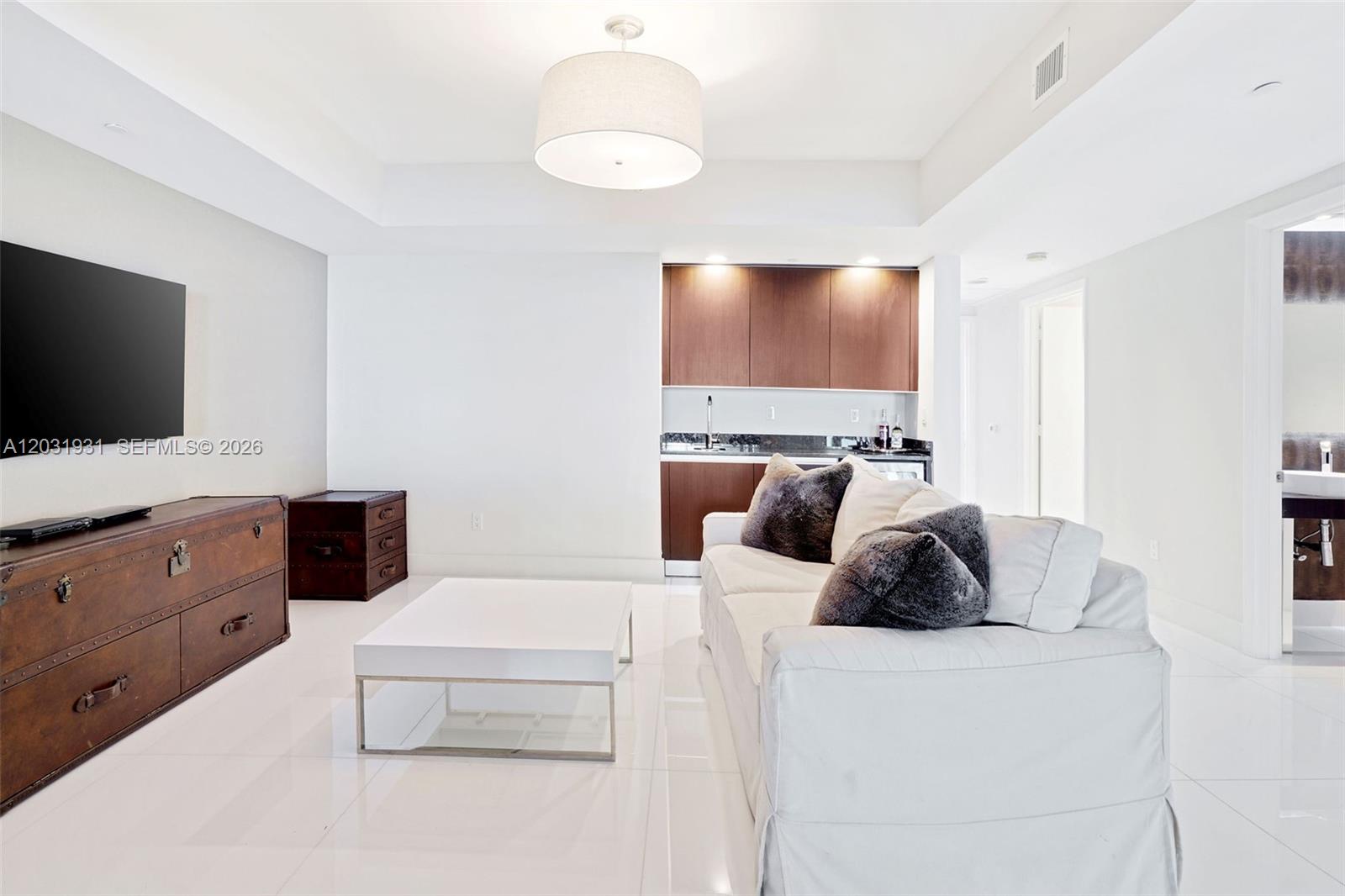 2711 HOLLYWOOD BEACH COND - Residential Lease