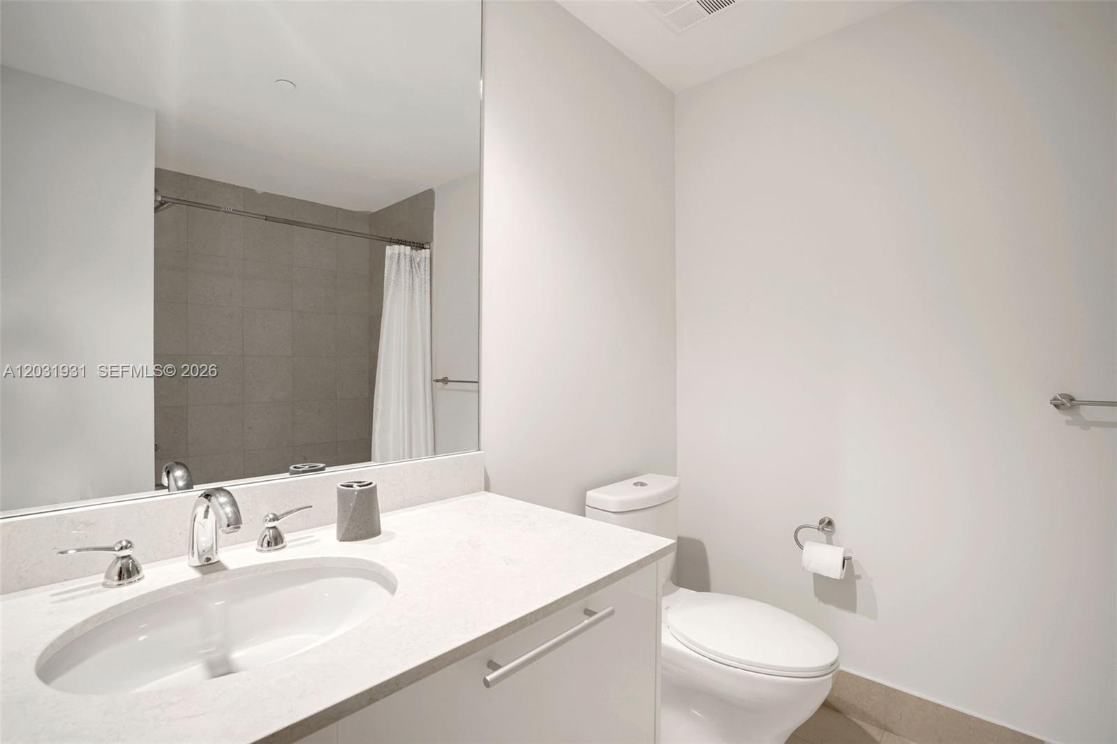 2711 HOLLYWOOD BEACH COND - Residential Lease