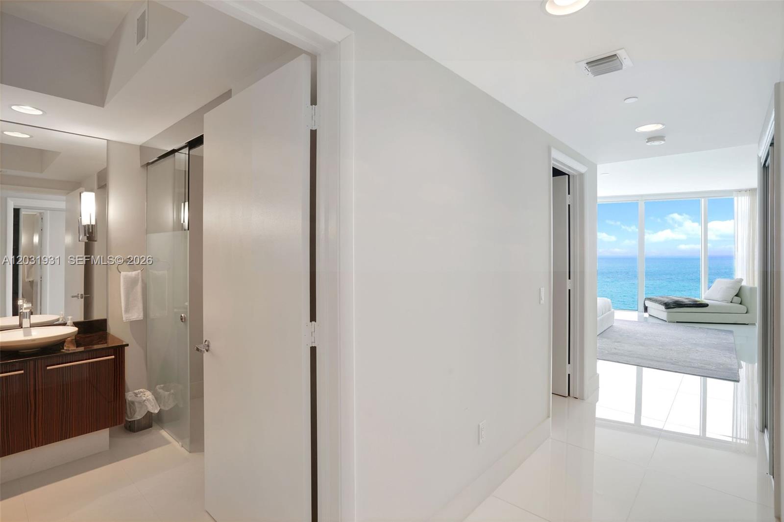 2711 HOLLYWOOD BEACH COND - Residential Lease