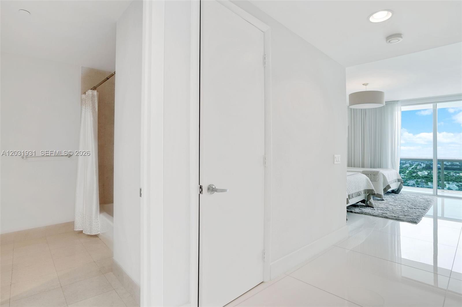 2711 HOLLYWOOD BEACH COND - Residential Lease