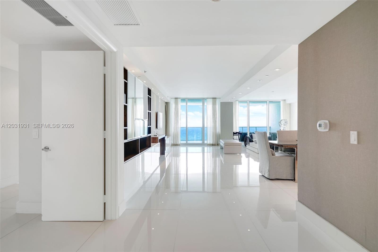 2711 HOLLYWOOD BEACH COND - Residential Lease