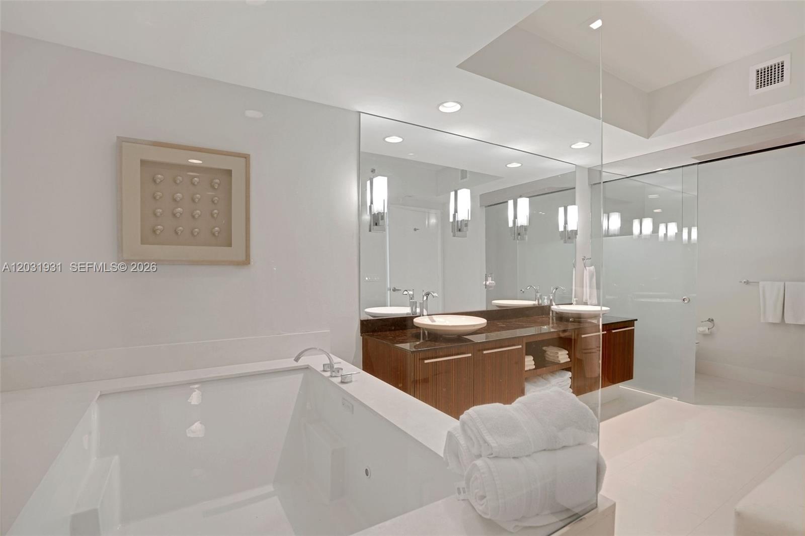 2711 HOLLYWOOD BEACH COND - Residential Lease