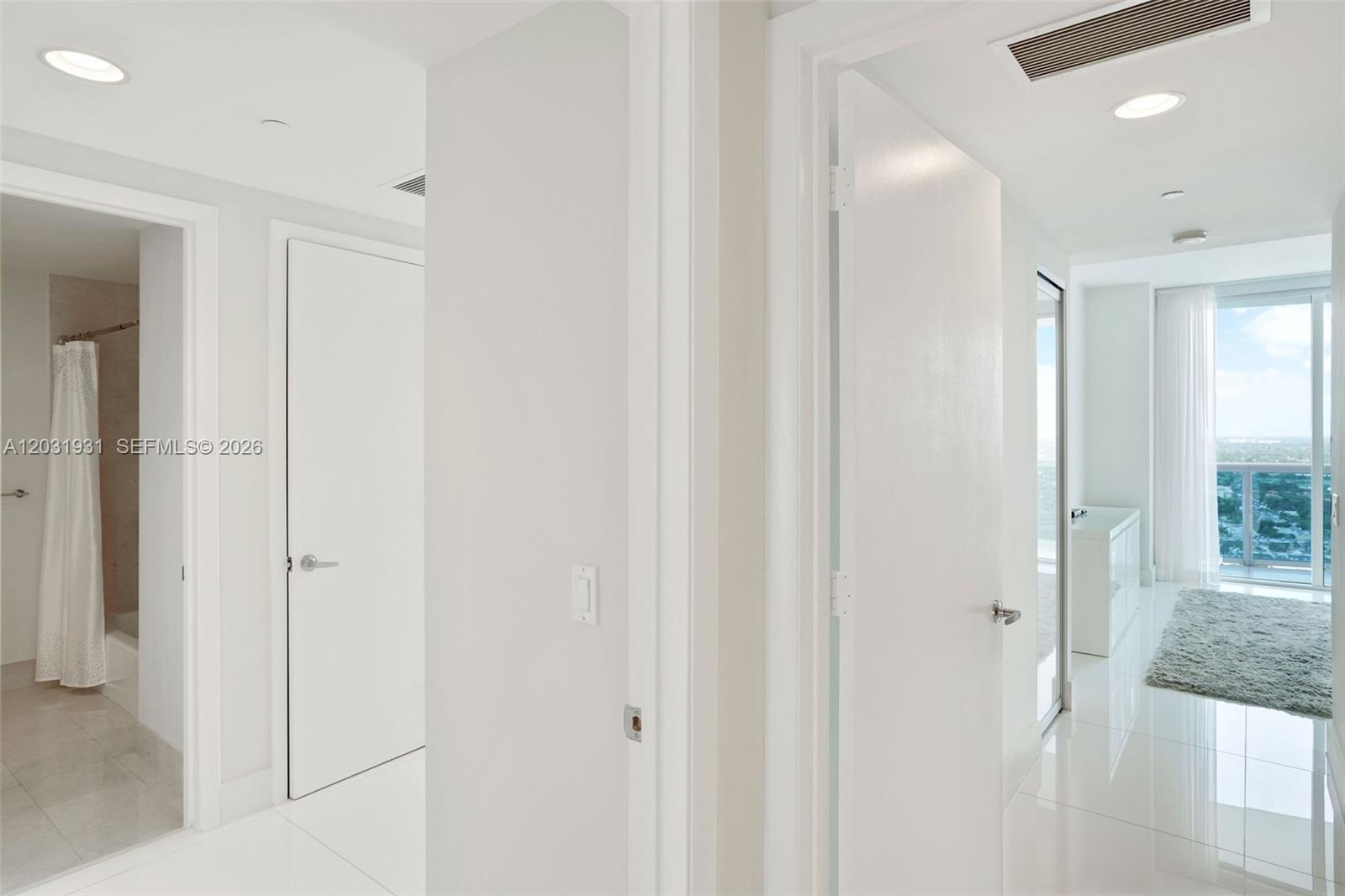 2711 HOLLYWOOD BEACH COND - Residential Lease